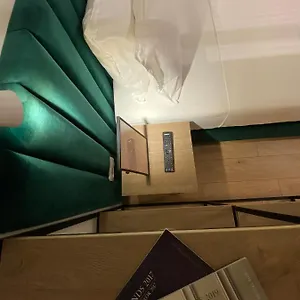4* Hotel Living